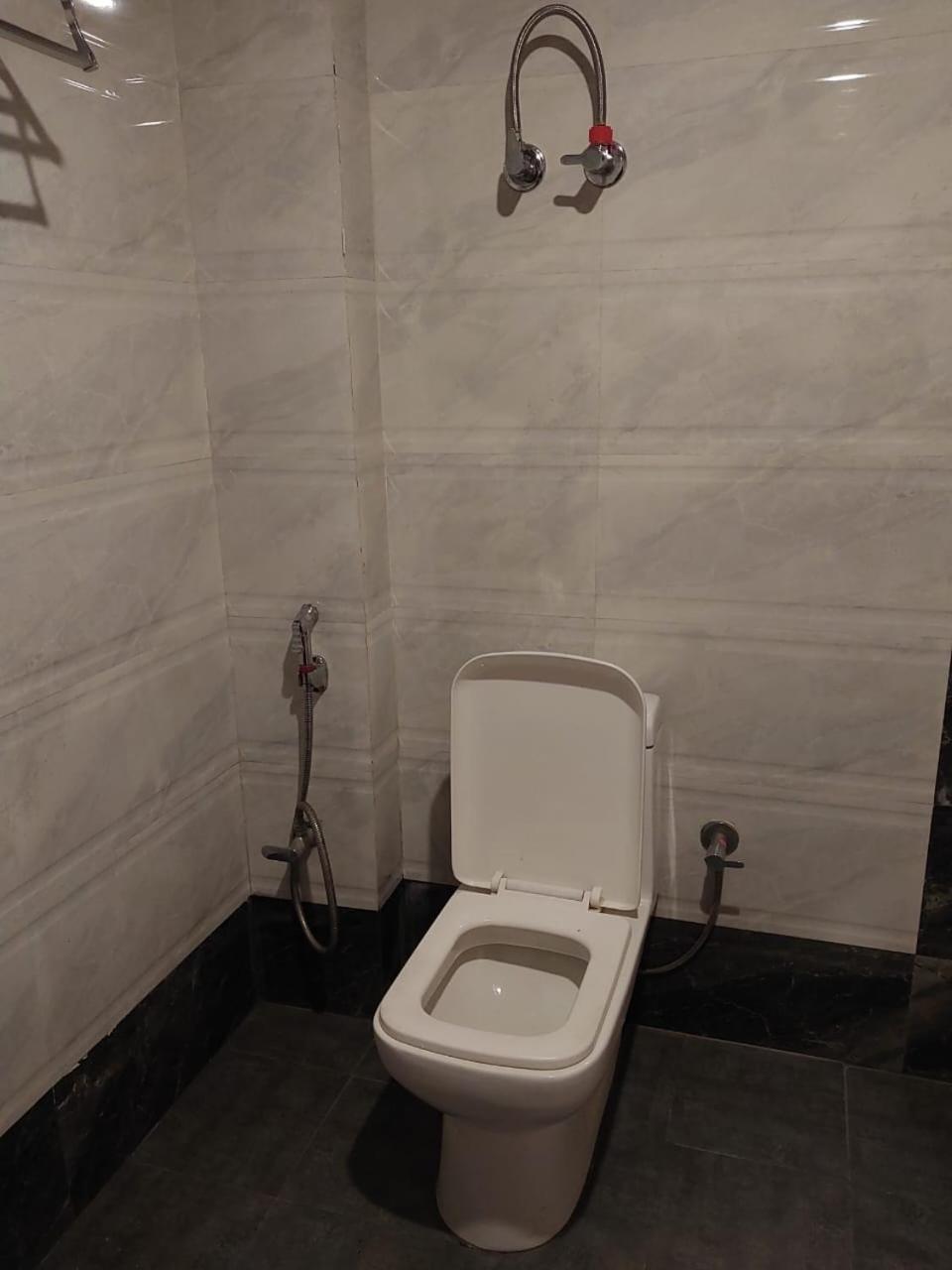 Hotel Di Villa Manāli Buitenkant foto